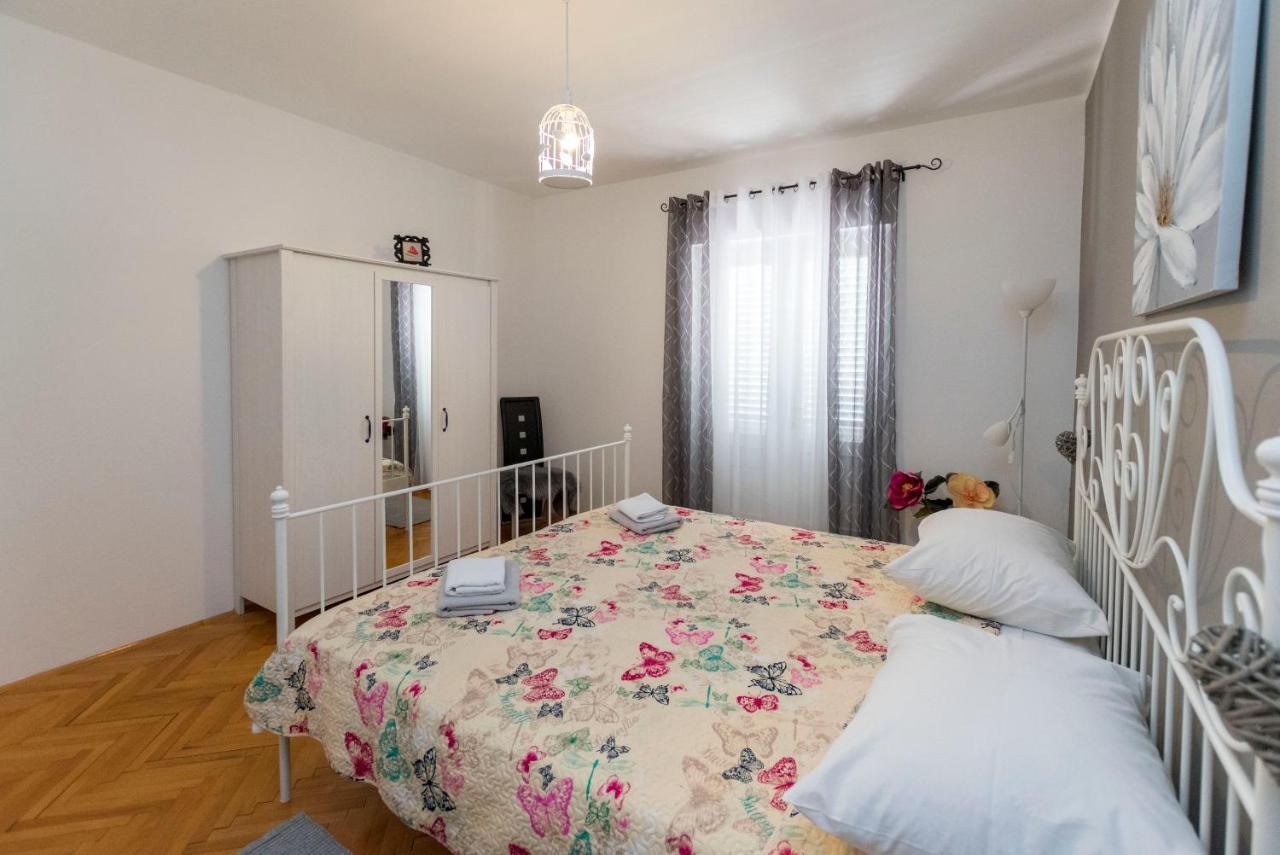 Apartments Zmika Primosten Luaran gambar