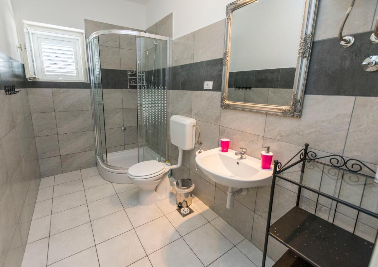 Apartments Zmika Primosten Luaran gambar