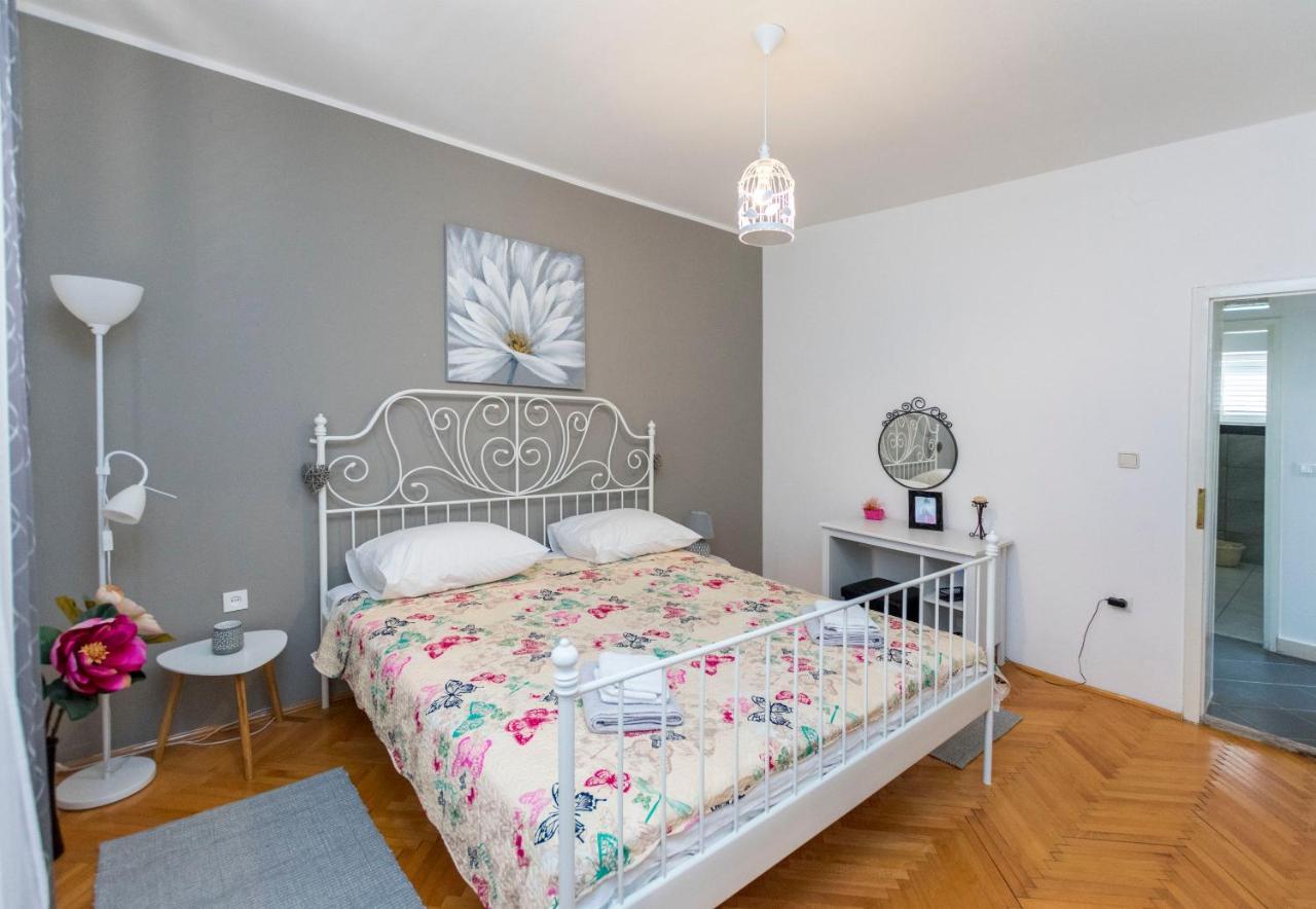 Apartments Zmika Primosten Luaran gambar