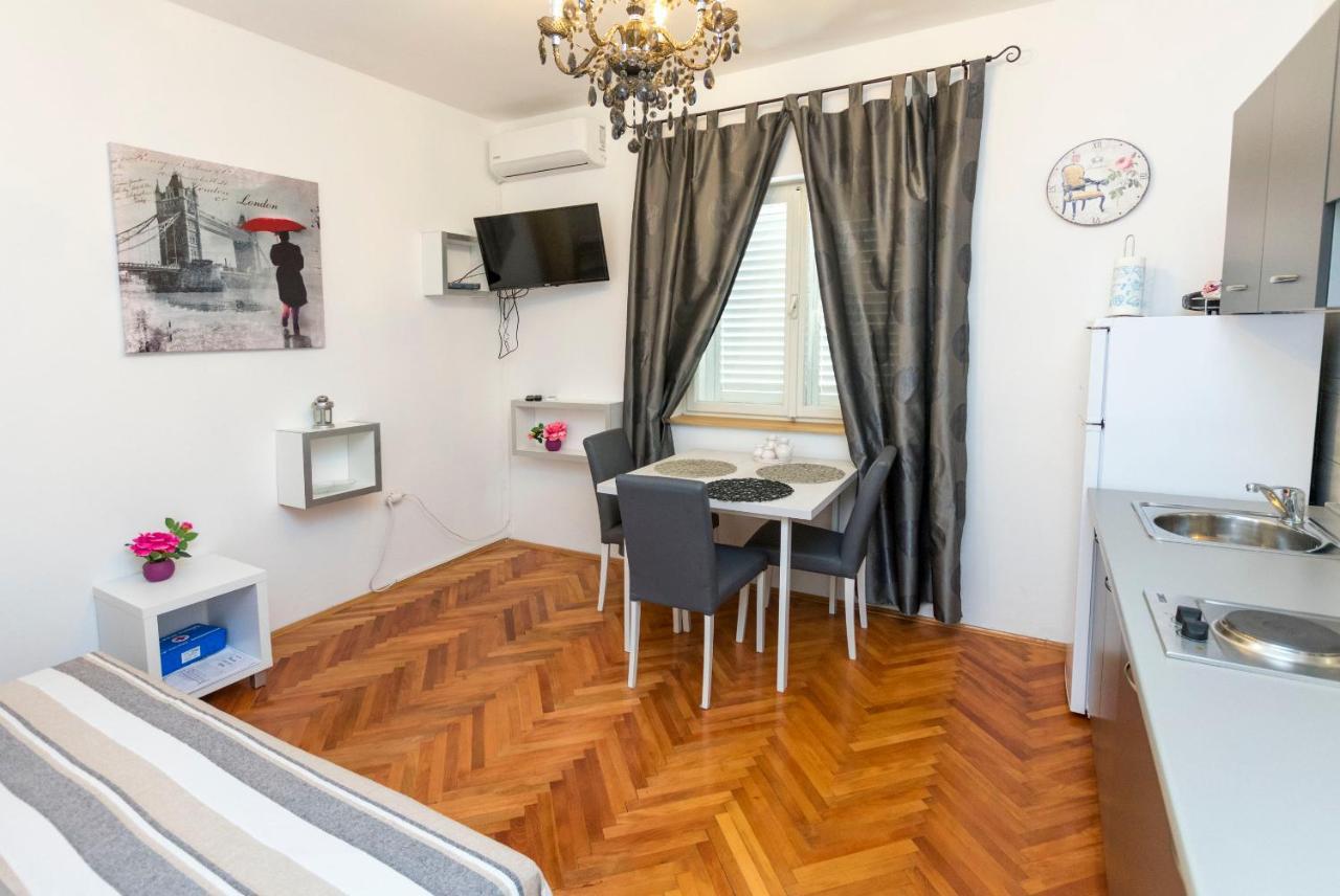 Apartments Zmika Primosten Luaran gambar